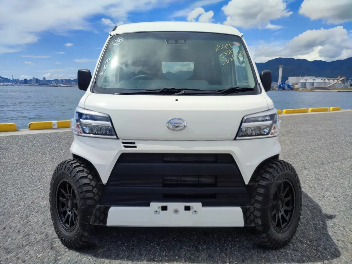 2021 Daihatsu Hijet Van, a whiteout off-road Kei Van, for sale at Mini Monsters USA in St. George, UT (photo 7 of 12)