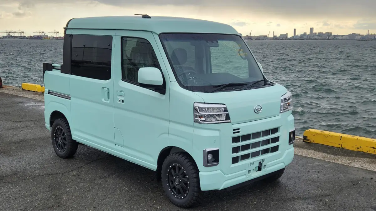 2022 Daihatsu Hijet Deck Van, an ice off-road Kei Truck, for sale at Mini Monsters USA in St. George, UT (photo 7 of 12)