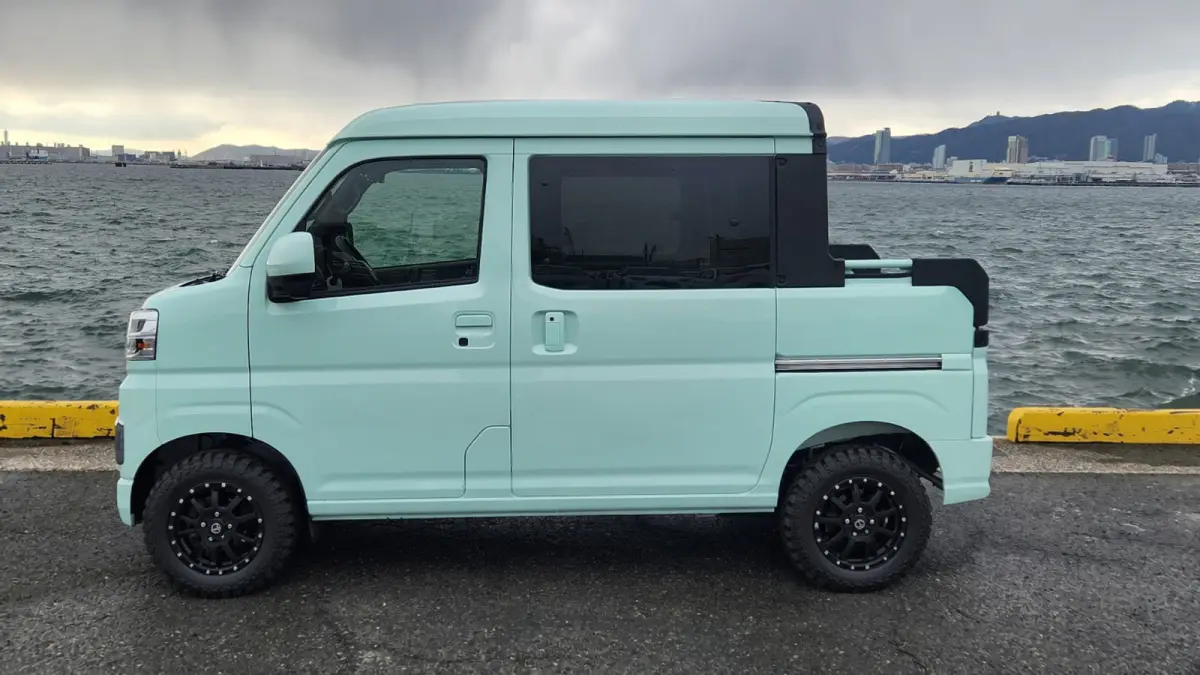 2022 Daihatsu Hijet Deck Van, an ice off-road Kei Truck, for sale at Mini Monsters USA in St. George, UT (photo 8 of 12)
