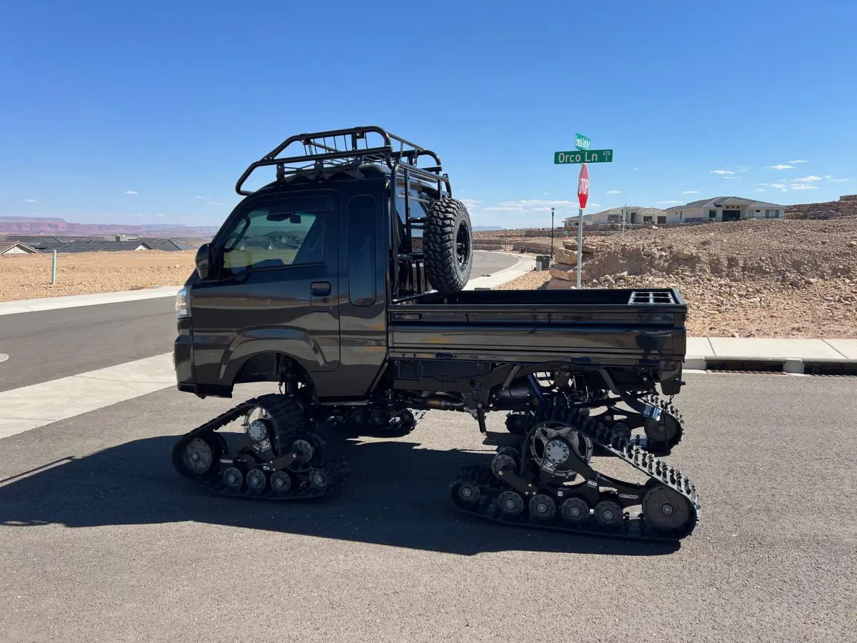2022 Daihatsu Hijet Extreme, a black off-road Kei Truck, for sale at Mini Monsters USA in St. George, UT (photo 7 of 11)
