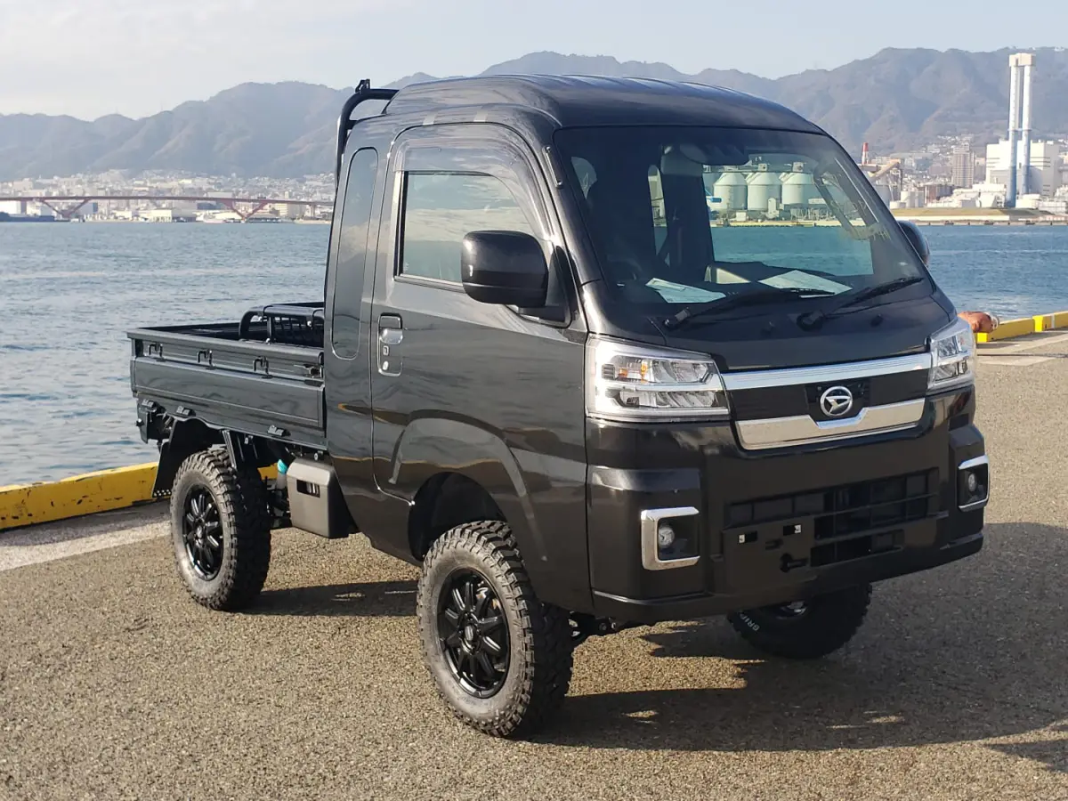 2022 Daihatsu Hijet Extreme, a black off-road Kei Truck, for sale at Mini Monsters USA in St. George, UT (photo 12 of 12)