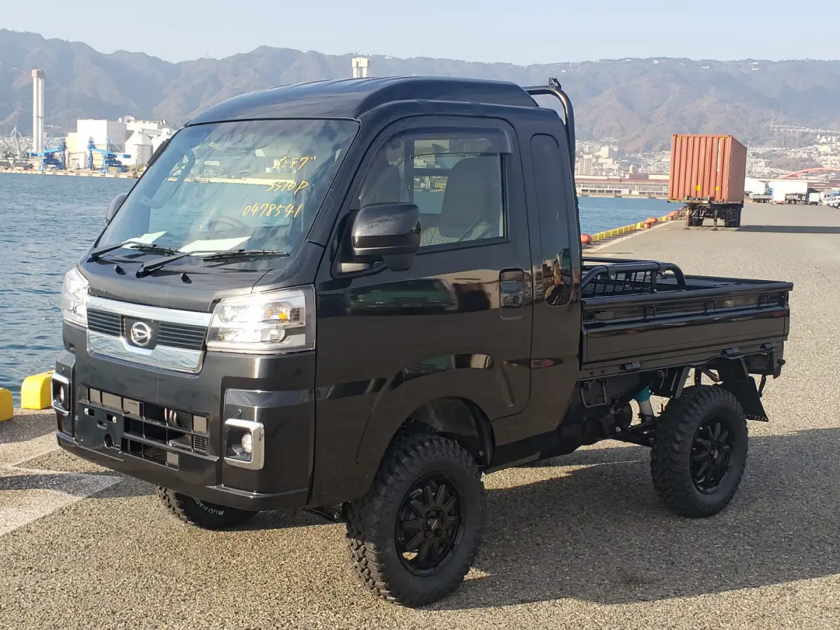 2022 Daihatsu Hijet Extreme, a black off-road Kei Truck, for sale at Mini Monsters USA in St. George, UT (photo 6 of 12)
