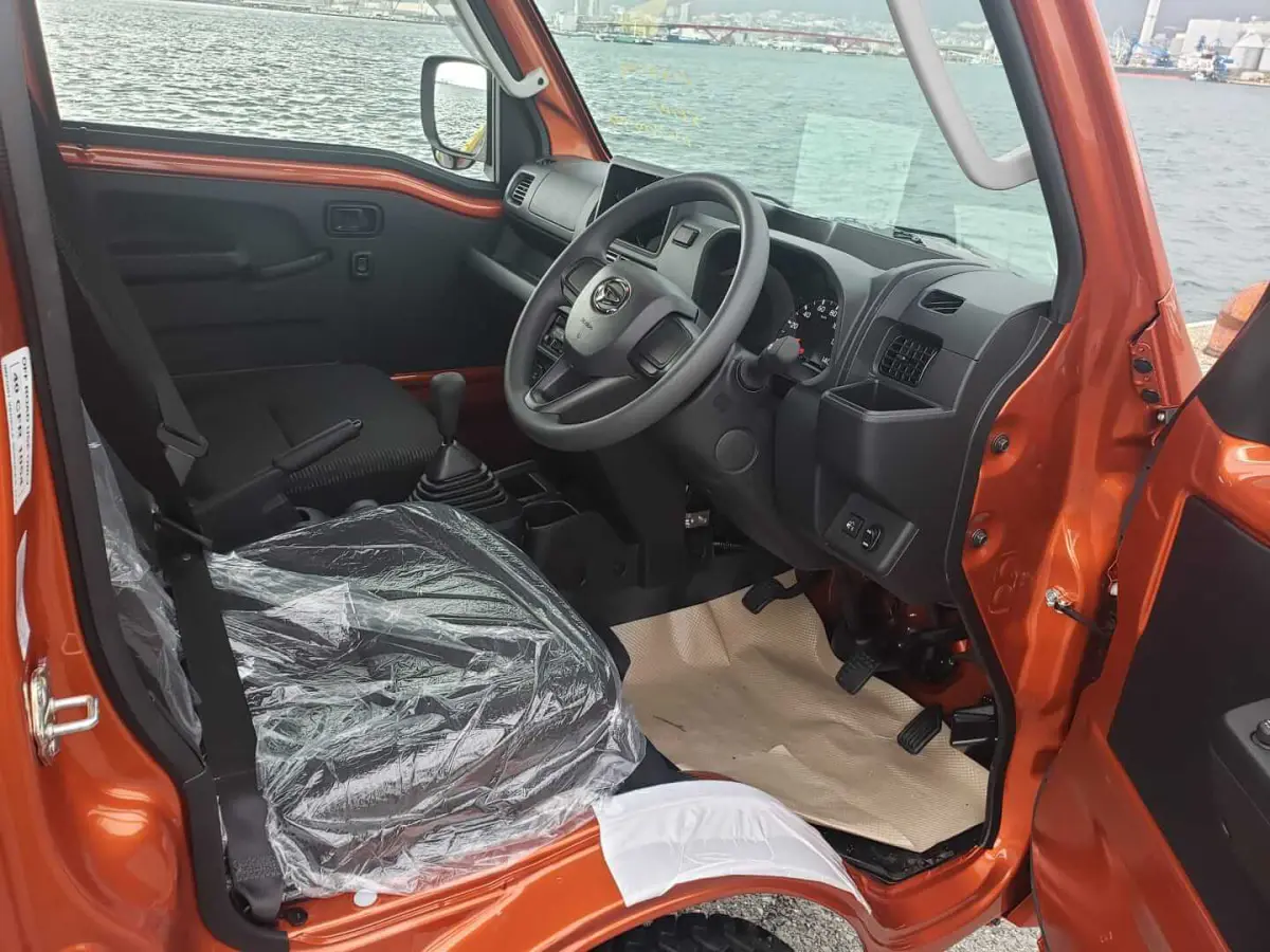 2022 Daihatsu Hijet Jumbo Extreme, a desert orange off-road Kei Truck, for sale at Mini Monsters USA in St. George, UT (photo 5 of 12)