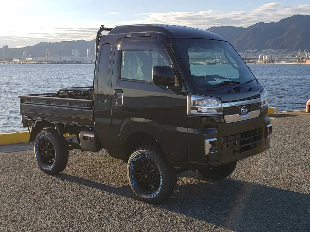 2022 Daihatsu Hijet Jumbo Extreme, a black off-road Kei Truck, for sale at Mini Monsters USA in St. George, UT (photo 3 of 12)