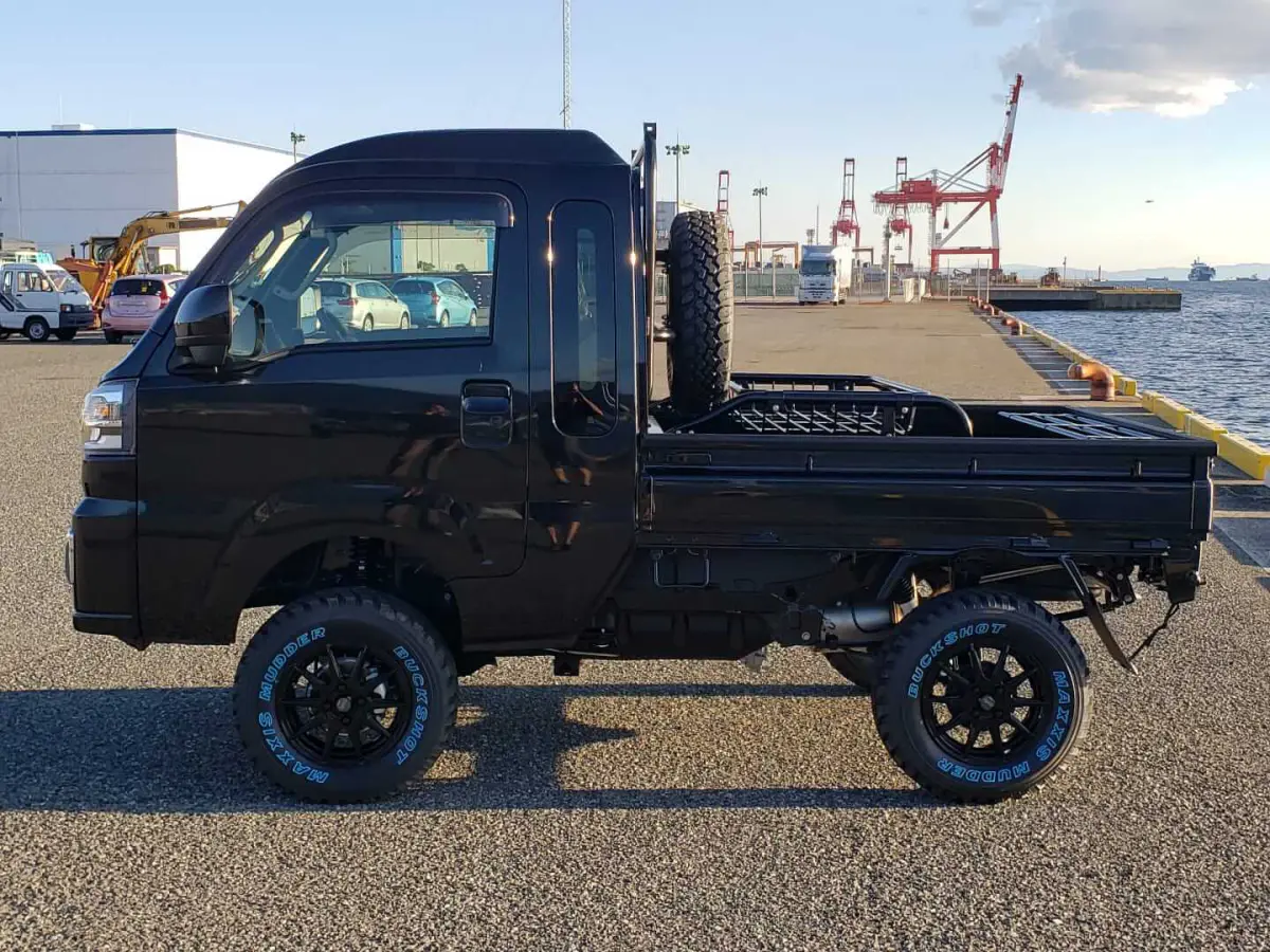 2022 Daihatsu Hijet Jumbo Extreme, a black off-road Kei Truck, for sale at Mini Monsters USA in St. George, UT (photo 4 of 12)