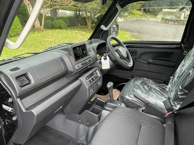 2022 Daihatsu Hijet Jumbo, a black off-road Kei Truck, for sale at Mini Monsters USA in St. George, UT (photo 5 of 12)