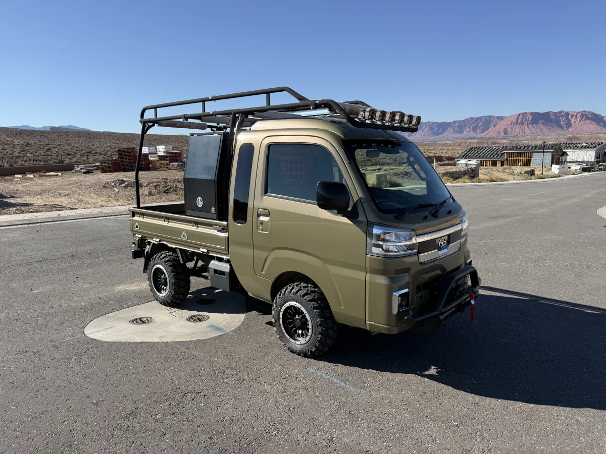 2022 Daihatsu Hijet Jumbo "used", a general green off-road Kei Truck, for sale at Mini Monsters USA in St. George, UT (photo 2 of 12)