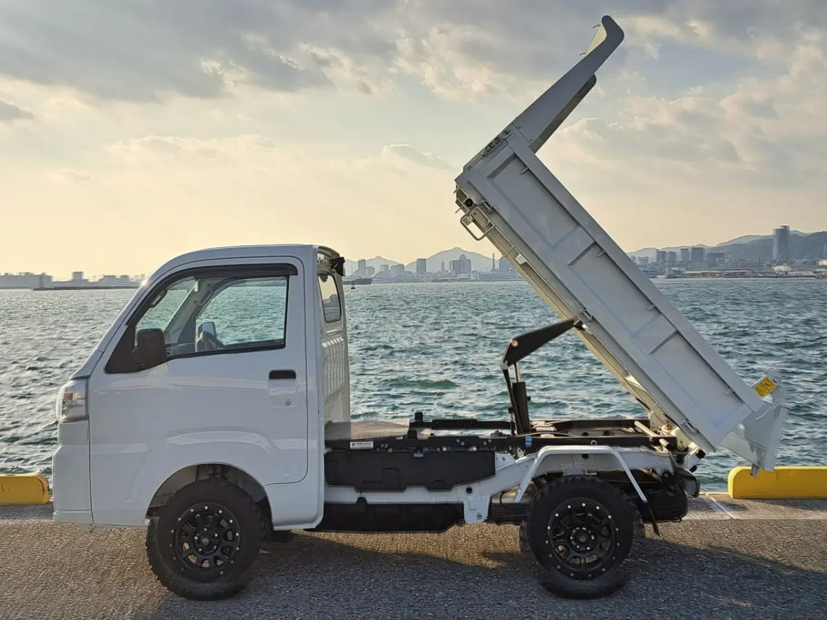 2023 Daihatsu Hijet HD Dump, a whiteout off-road Kei Truck, for sale at Mini Monsters USA in St. George, UT (photo 4 of 12)