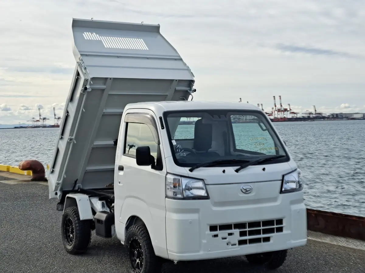 2023 Daihatsu Hijet HD Dump, a whiteout off-road Kei Truck, for sale at Mini Monsters USA in St. George, UT (photo 5 of 12)