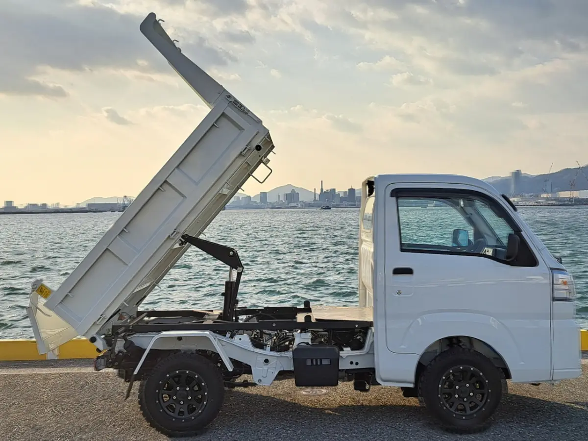 2023 Daihatsu Hijet HD Dump, a whiteout off-road Kei Truck, for sale at Mini Monsters USA in St. George, UT (photo 6 of 12)