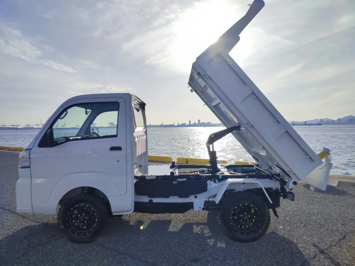 2023 Daihatsu Hijet HD Dump, a whiteout off-road Kei Truck, for sale at Mini Monsters USA in St. George, UT (photo 6 of 12)