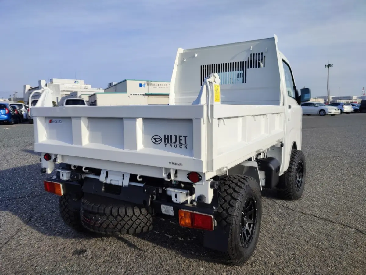 2023 Daihatsu Hijet HD Dump, a whiteout off-road Kei Truck, for sale at Mini Monsters USA in St. George, UT (photo 9 of 12)