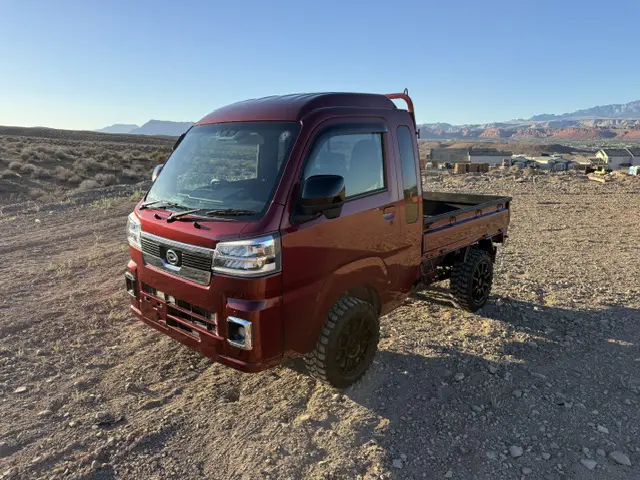 2023 Daihatsu Hijet Jumbo, a red off-road Kei Truck, for sale at Mini Monsters USA in St. George, UT (photo 8 of 12)