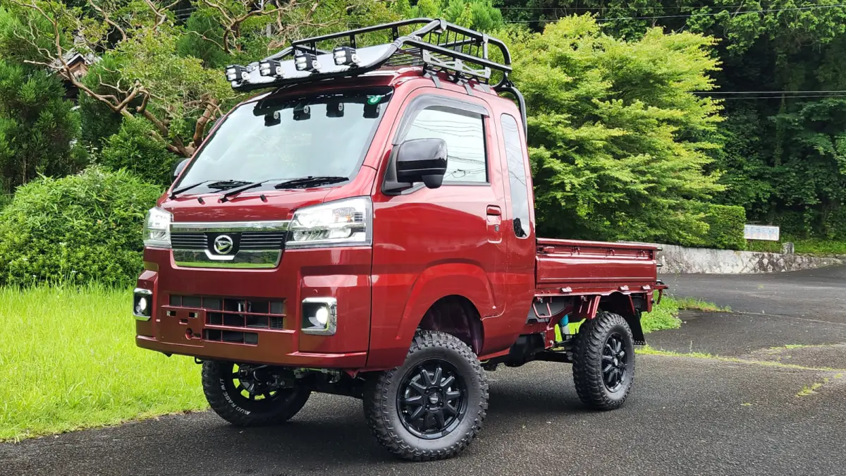 2024 Daihatsu Hijet Extreme, a red off-road Kei Truck, for sale at Mini Monsters USA in St. George, UT (photo 9 of 12)