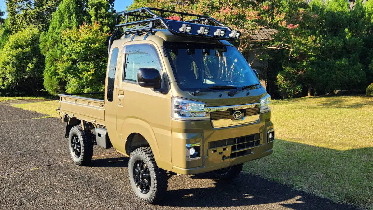 2024 Daihatsu Hijet Extreme, a green off-road Kei Truck, for sale at Mini Monsters USA in St. George, UT (photo 4 of 12)