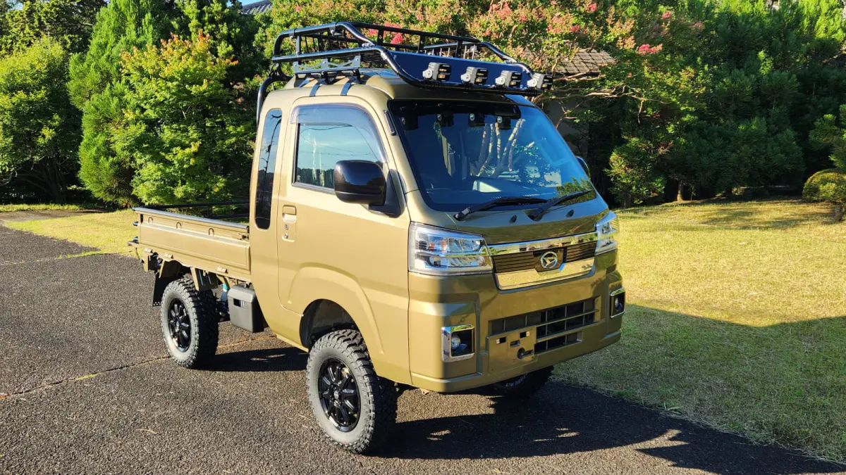 2024 Daihatsu Hijet Extreme, a green off-road Kei Truck, for sale at Mini Monsters USA in St. George, UT (photo 6 of 12)