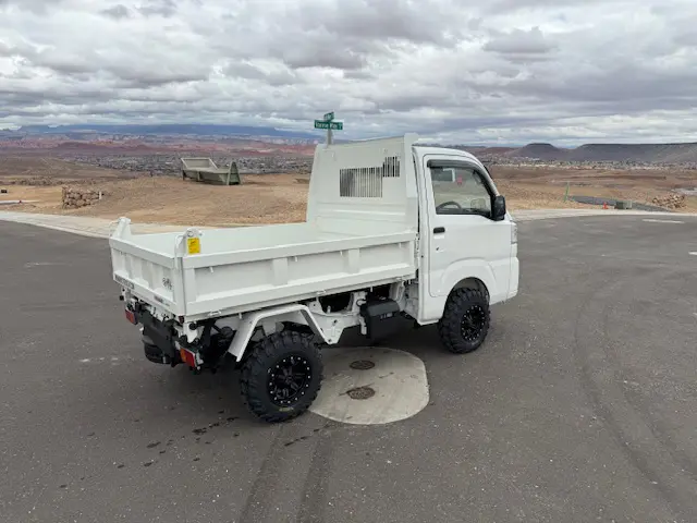 2024 Daihatsu Hijet HD Dump, an off-road Kei Truck, for sale at Mini Monsters USA in St. George, UT (photo 4 of 12)