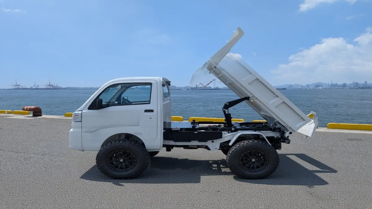 2024 Daihatsu Hijet HD Dump, a whiteout off-road Kei Truck, for sale at Mini Monsters USA in St. George, UT (photo 4 of 12)