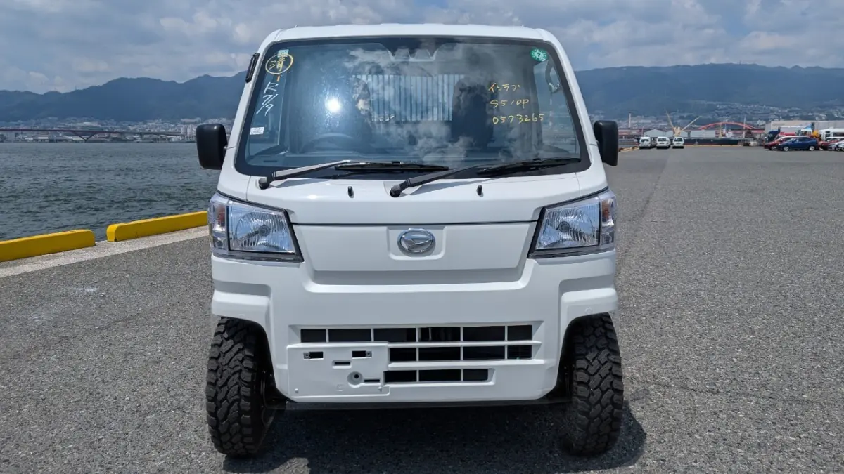 2024 Daihatsu Hijet HD Dump, a whiteout off-road Kei Truck, for sale at Mini Monsters USA in St. George, UT (photo 7 of 12)
