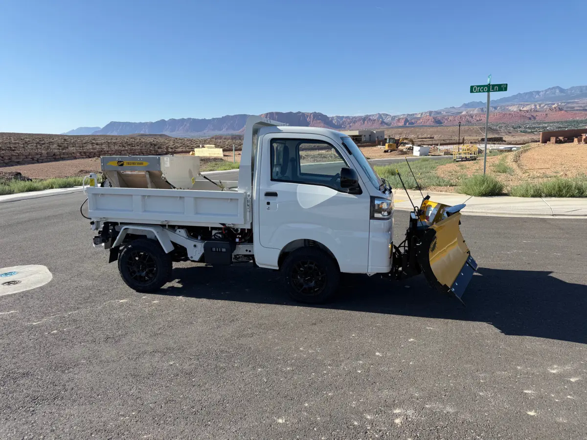 2024 Daihatsu Hijet HD Dump, a whiteout off-road Kei Truck, for sale at Mini Monsters USA in St. George, UT (photo 12 of 12)