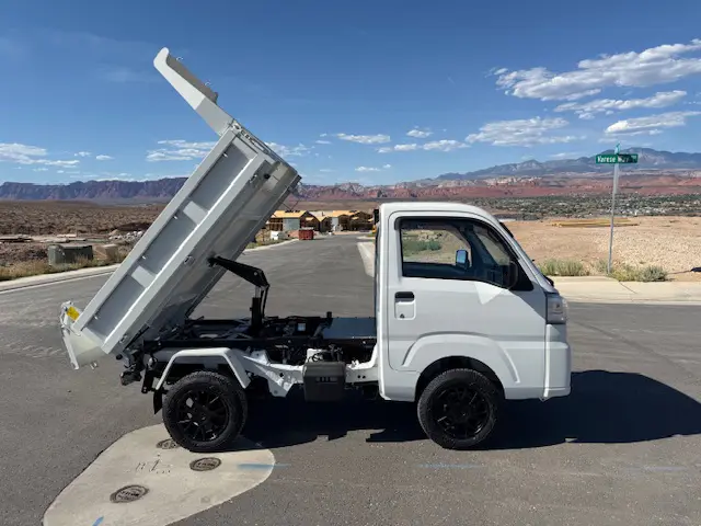 2024 Daihatsu Hijet HD Dump, an off-road Kei Truck, for sale at Mini Monsters USA in St. George, UT (photo 3 of 12)