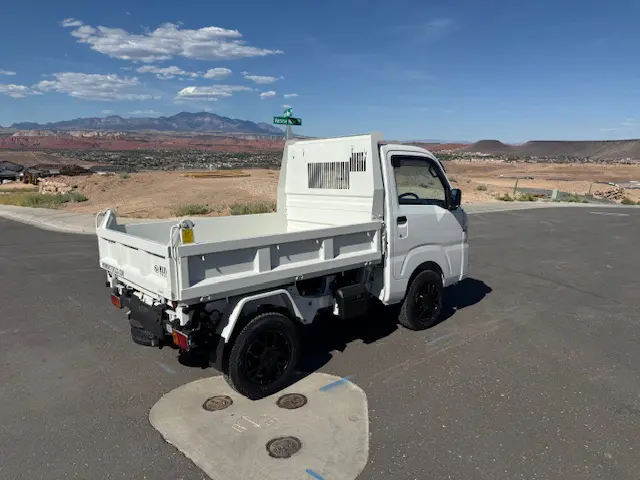 2024 Daihatsu Hijet HD Dump, an off-road Kei Truck, for sale at Mini Monsters USA in St. George, UT (photo 7 of 12)