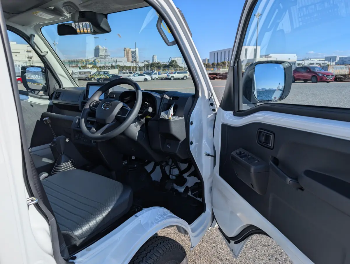 2024 Daihatsu Hijet HD Dump, a whiteout off-road Kei Truck, for sale at Mini Monsters USA in St. George, UT (photo 8 of 12)