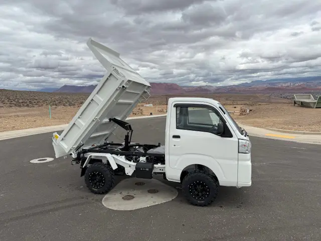 2024 Daihatsu Hijet HD Dump, a whiteout off-road Kei Truck, for sale at Mini Monsters USA in St. George, UT (photo 10 of 12)