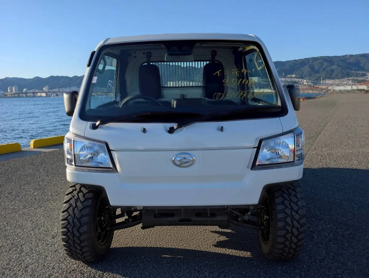 2024 Daihatsu Hijet HD Dump, a whiteout off-road Kei Truck, for sale at Mini Monsters USA in St. George, UT (photo 10 of 12)