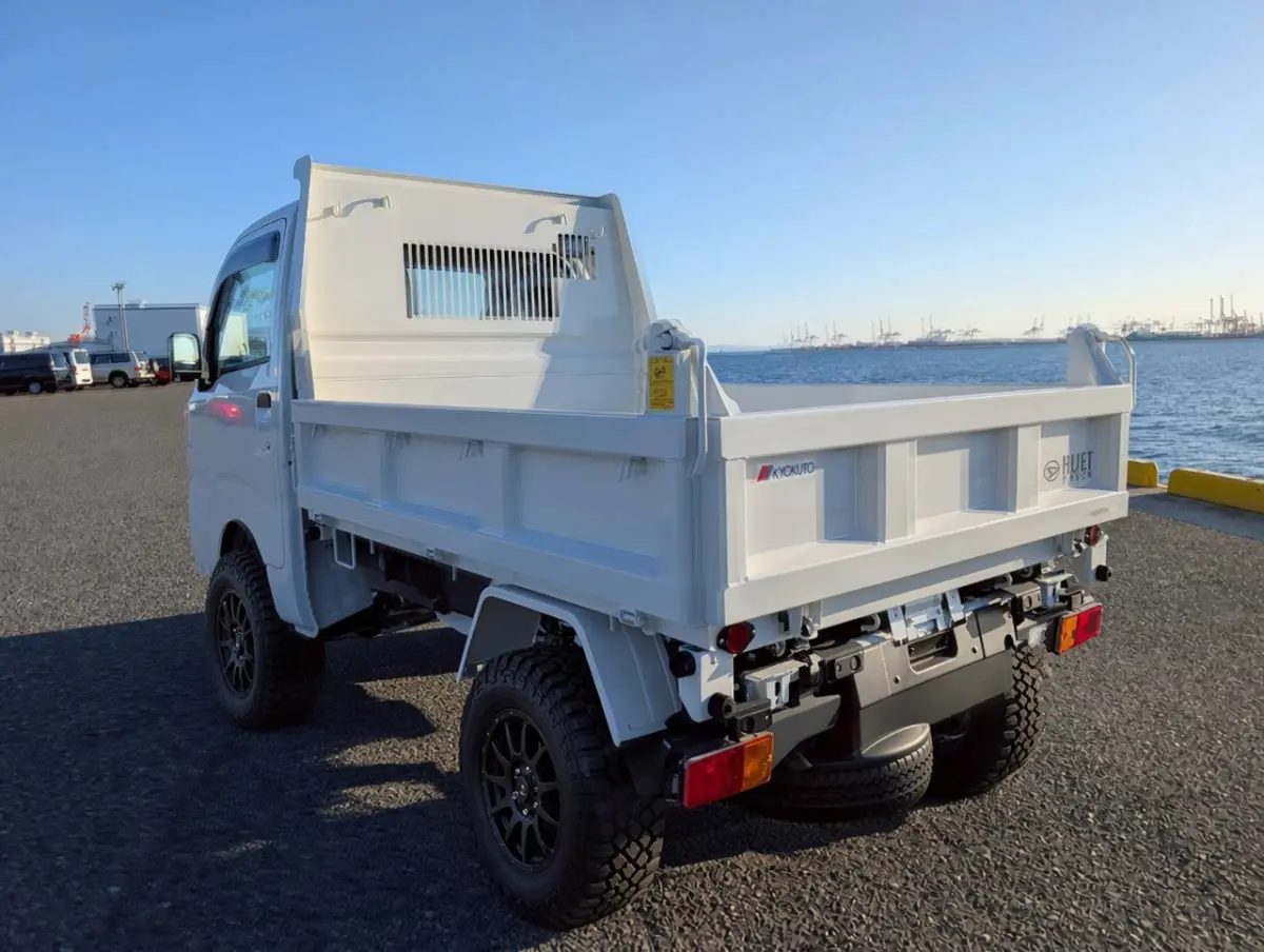 2024 Daihatsu Hijet HD Dump, a whiteout off-road Kei Truck, for sale at Mini Monsters USA in St. George, UT (photo 11 of 12)