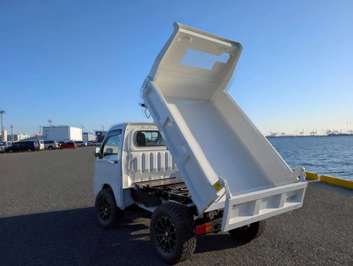 2024 Daihatsu Hijet HD Dump, a whiteout off-road Kei Truck, for sale at Mini Monsters USA in St. George, UT (photo 4 of 12)