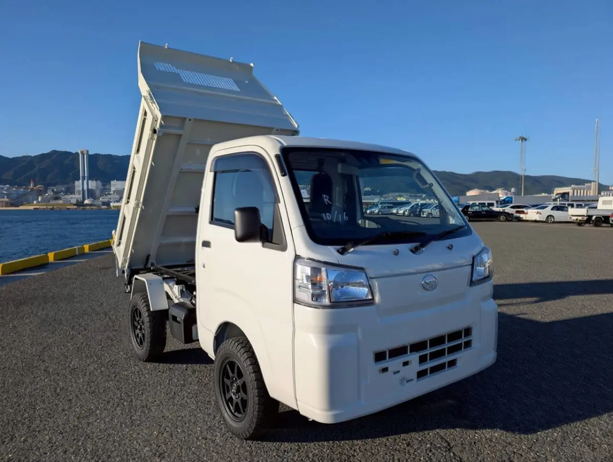 2024 Daihatsu Hijet HD Dump, a whiteout off-road Kei Truck, for sale at Mini Monsters USA in St. George, UT (photo 7 of 12)