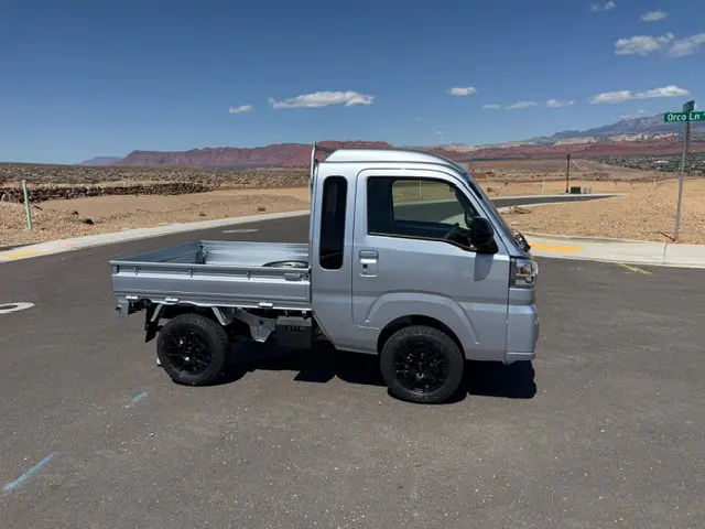 2024 Daihatsu Hijet Jumbo, a silver off-road Kei Truck, for sale at Mini Monsters USA in St. George, UT (photo 2 of 10)