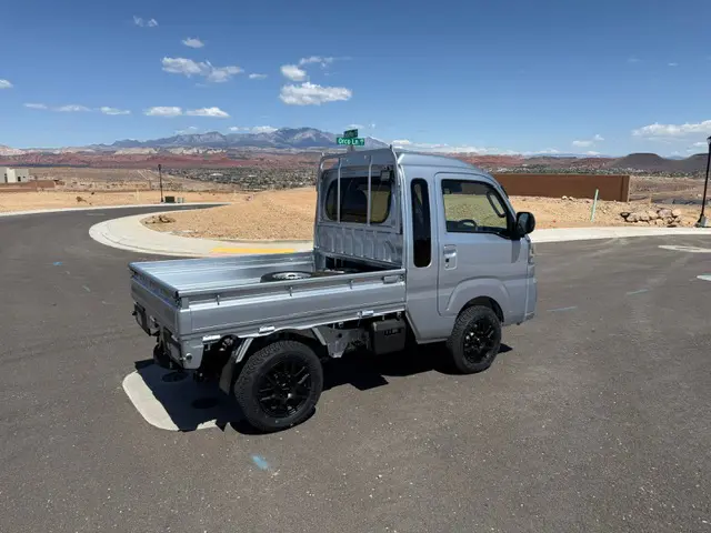 2024 Daihatsu Hijet Jumbo, a silver off-road Kei Truck, for sale at Mini Monsters USA in St. George, UT (photo 3 of 10)