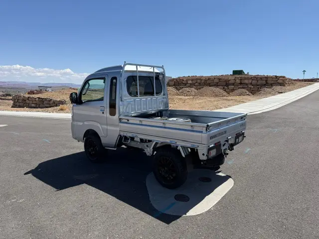 2024 Daihatsu Hijet Jumbo, a silver off-road Kei Truck, for sale at Mini Monsters USA in St. George, UT (photo 4 of 10)