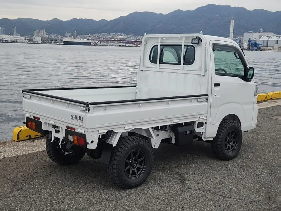 2024 Daihatsu Hijet, a whiteout off-road Kei Truck, for sale at Mini Monsters USA in St. George, UT (photo 10 of 12)