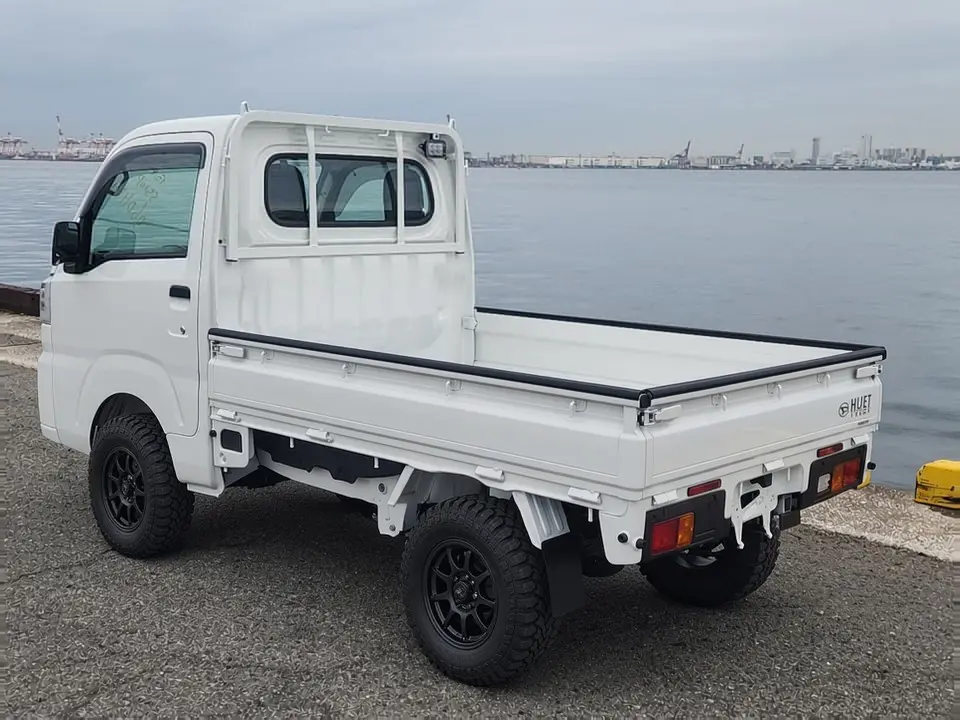 2024 Daihatsu Hijet, a whiteout off-road Kei Truck, for sale at Mini Monsters USA in St. George, UT (photo 9 of 12)