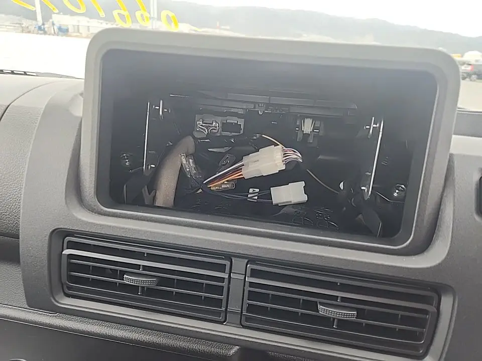 2025 Daihatsu Hijet HD Dump, a whiteout off-road Kei Truck, for sale at Mini Monsters USA in St. George, UT (photo 6 of 12)