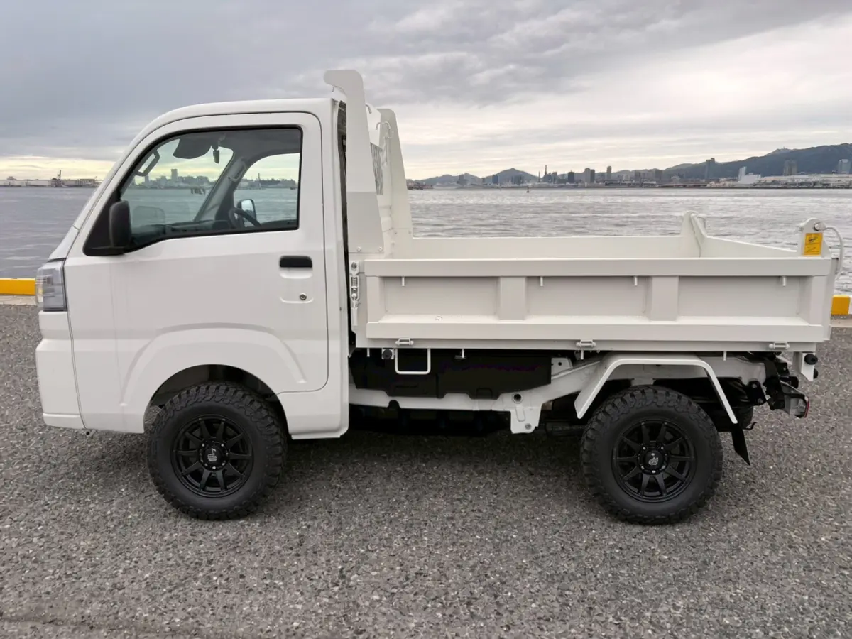 2025 Daihatsu Hijet HD Dump, a whiteout off-road Kei Truck, for sale at Mini Monsters USA in St. George, UT (photo 4 of 12)