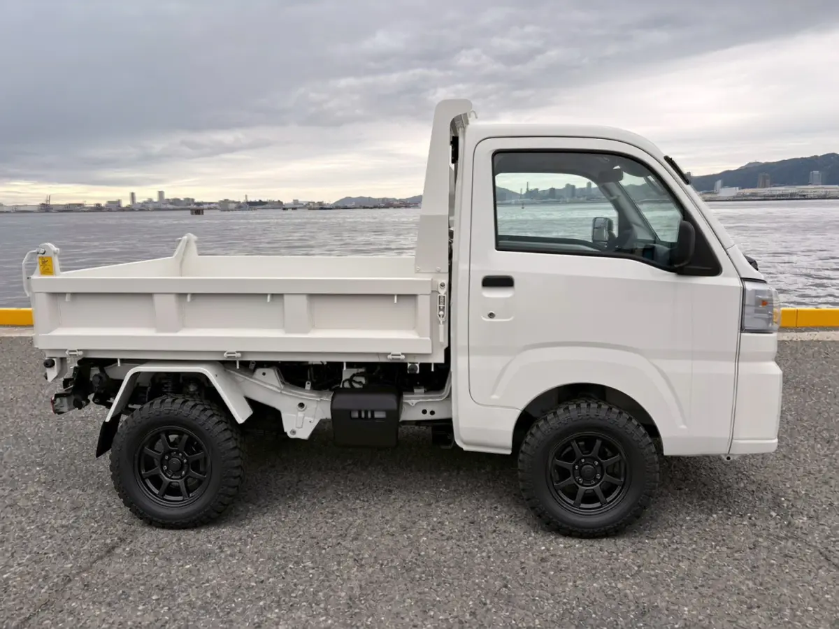 2025 Daihatsu Hijet HD Dump, a whiteout off-road Kei Truck, for sale at Mini Monsters USA in St. George, UT (photo 8 of 12)