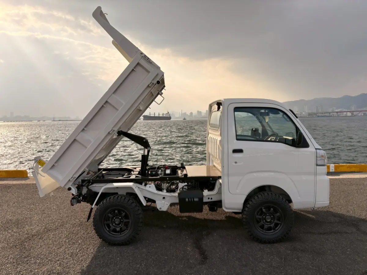 2025 Daihatsu Hijet HD Dump, a whiteout off-road Kei Truck, for sale at Mini Monsters USA in St. George, UT (photo 11 of 12)