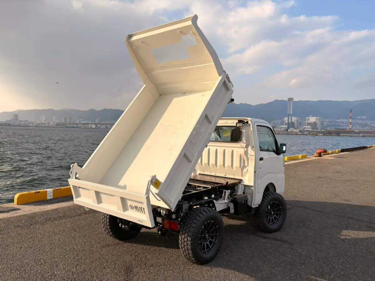 2025 Daihatsu Hijet HD Dump, a whiteout off-road Kei Truck, for sale at Mini Monsters USA in St. George, UT (photo 9 of 12)