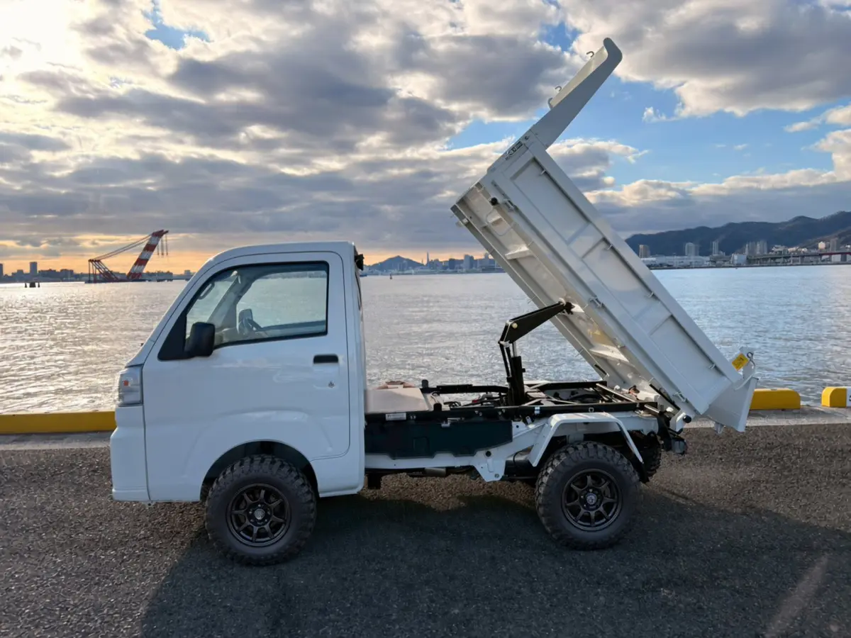 2025 Daihatsu Hijet HD Dump, a whiteout off-road Kei Truck, for sale at Mini Monsters USA in St. George, UT (photo 12 of 12)