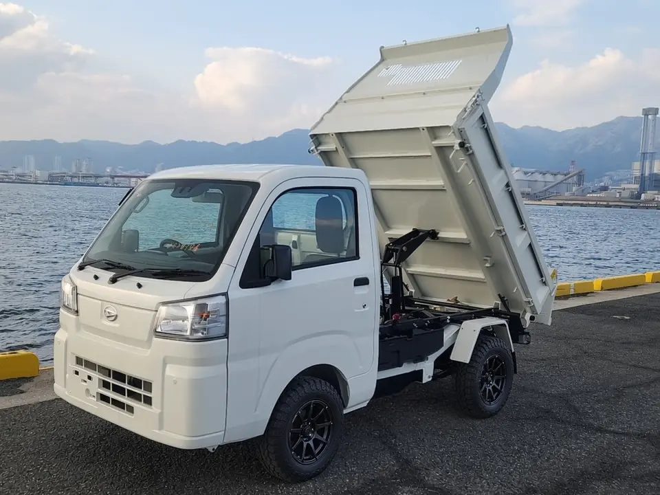 2025 Daihatsu Hijet HD Dump, a whiteout off-road Kei Truck, for sale at Mini Monsters USA in St. George, UT (photo 9 of 12)