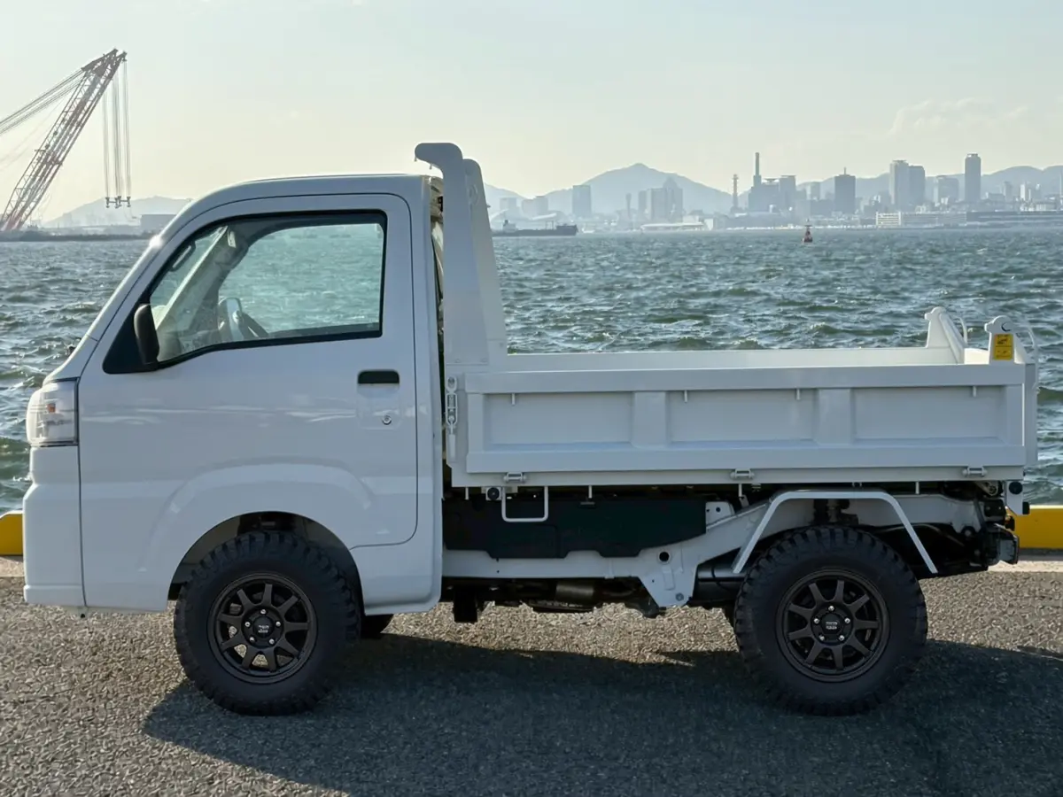2025 Daihatsu Hijet HD Dump, a whiteout off-road Kei Truck, for sale at Mini Monsters USA in St. George, UT (photo 4 of 12)
