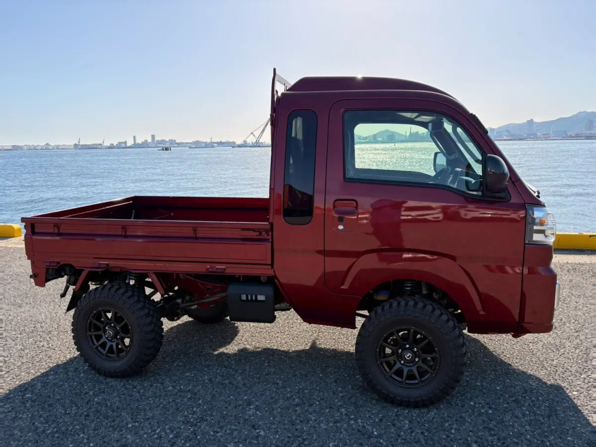2025 Daihatsu Hijet Jumbo, a red off-road Kei Truck, for sale at Mini Monsters USA in St. George, UT (photo 11 of 12)