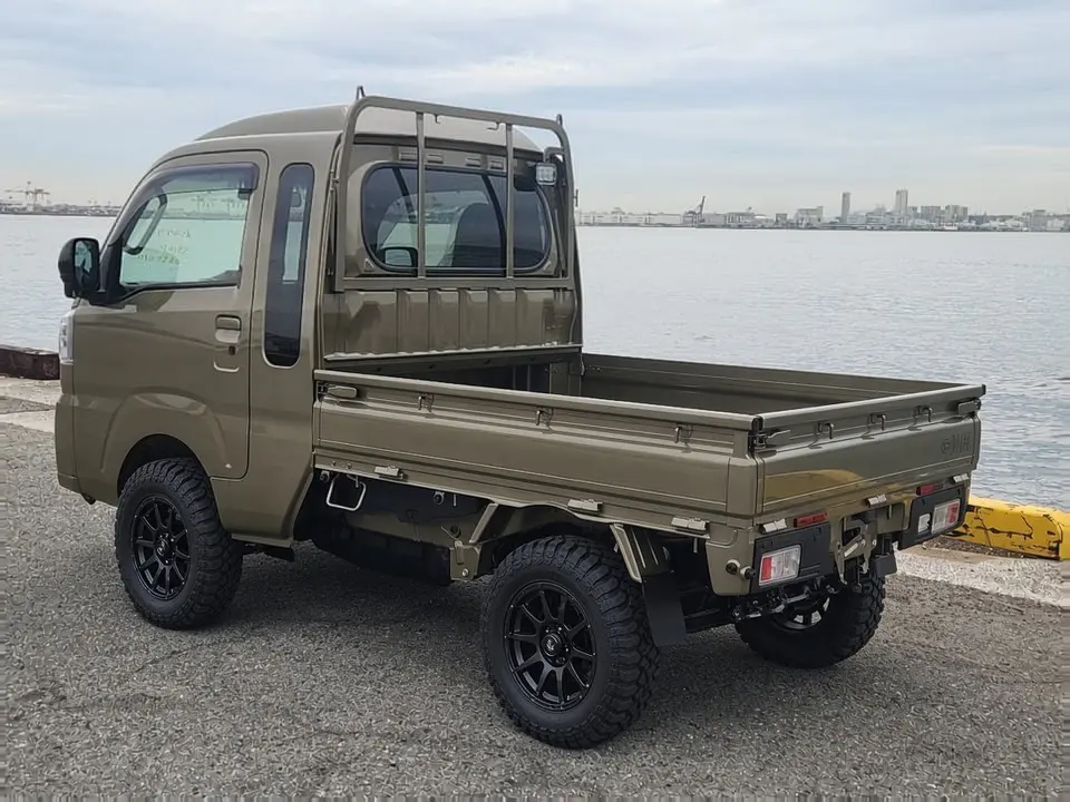 2025 Daihatsu Hijet Jumbo, a green off-road Kei Truck, for sale at Mini Monsters USA in St. George, UT (photo 11 of 12)