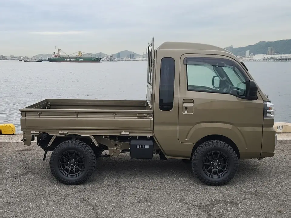 2025 Daihatsu Hijet Jumbo, a green off-road Kei Truck, for sale at Mini Monsters USA in St. George, UT (photo 2 of 12)