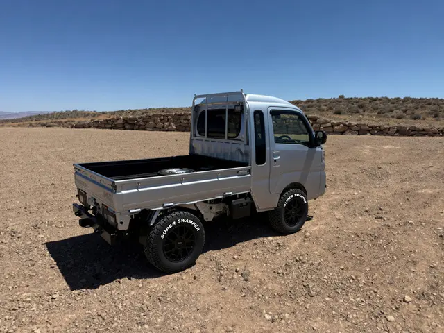 2025 Daihatsu Hijet Jumbo, a silver off-road Kei Truck, for sale at Mini Monsters USA in St. George, UT (photo 4 of 12)