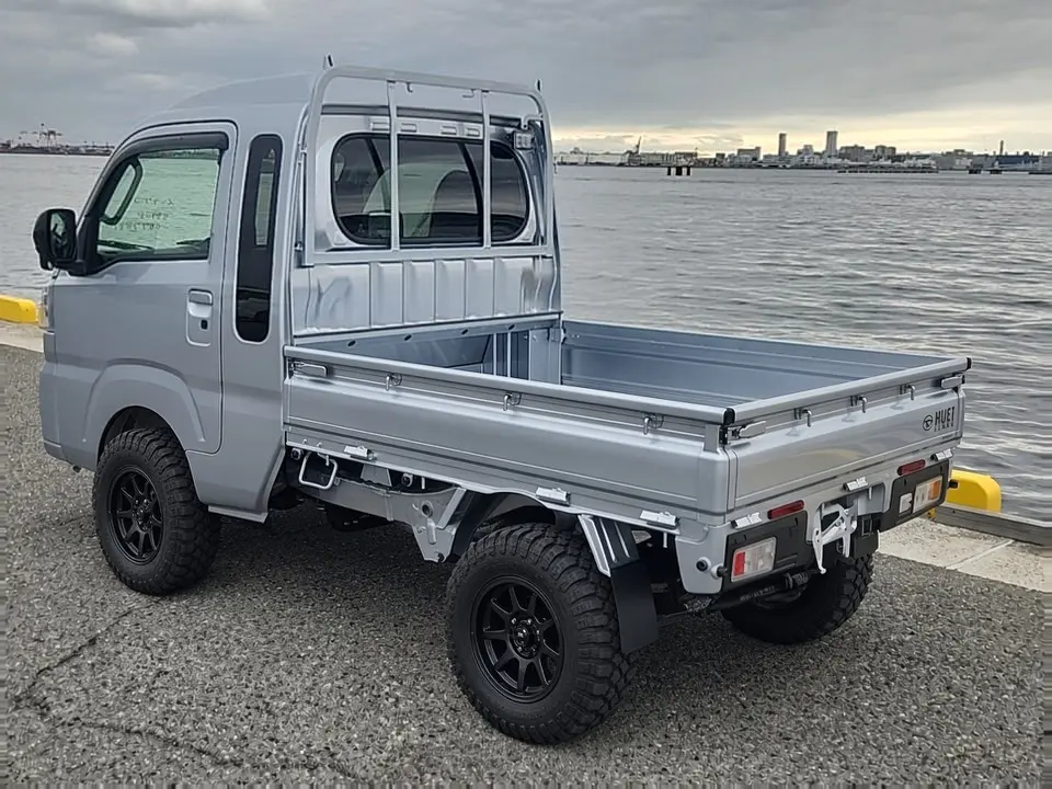 2025 Daihatsu Hijet Jumbo, a silver off-road Kei Truck, for sale at Mini Monsters USA in St. George, UT (photo 9 of 12)